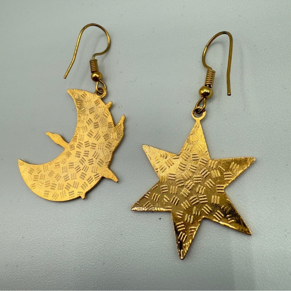 Vintage Cloisonne Blue and Gold Star and Moon Earrings - Picture 11 of 11